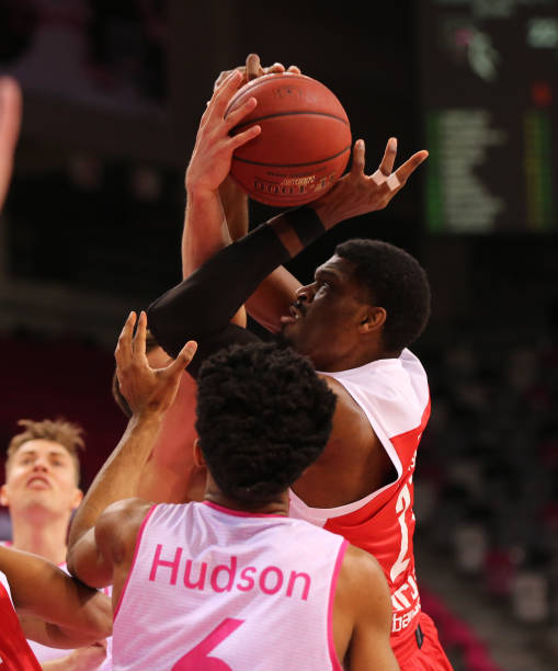 崭露头角 崭露头角