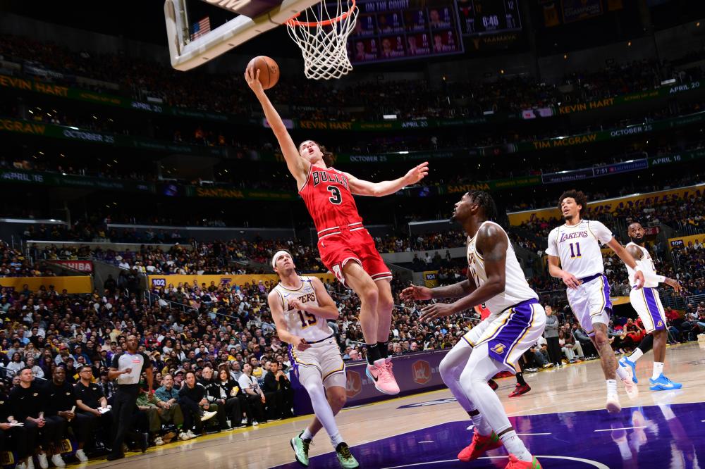 表现突出 表现突出